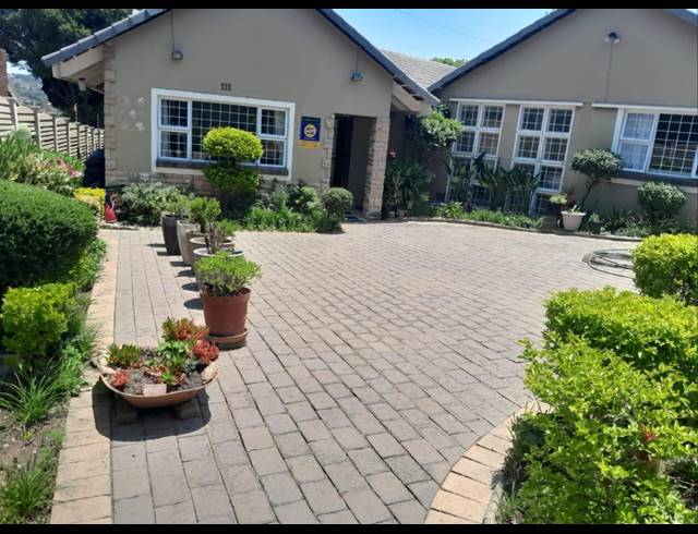 5 BEDROOM HOUSE FOR SALE IN MONDEOR
